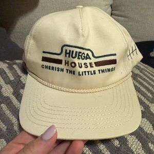 Huega House Cream Cap